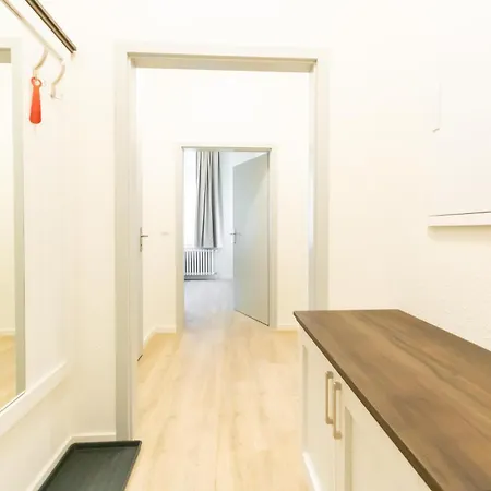 Am Haus 1 2 *